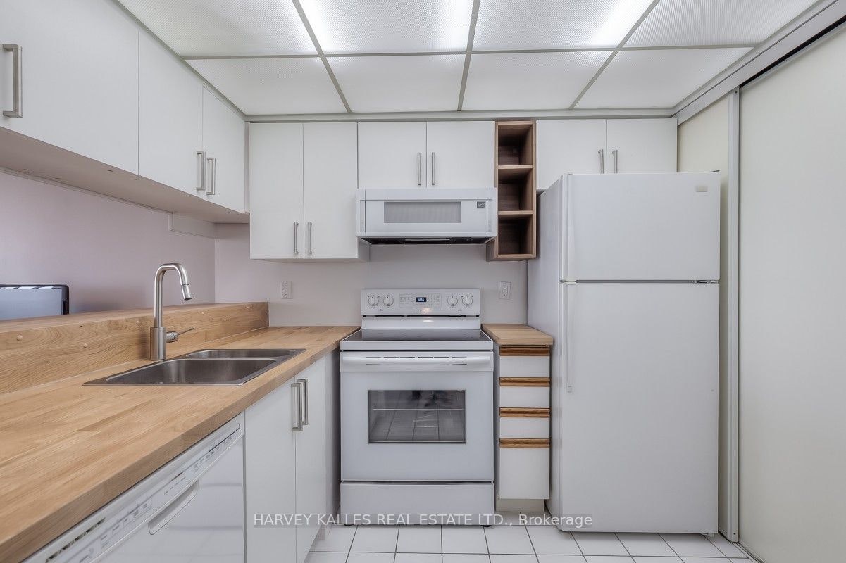 710-175 Cedar Avenue, Richmond Hill, ON, L4C 9V3 - 4