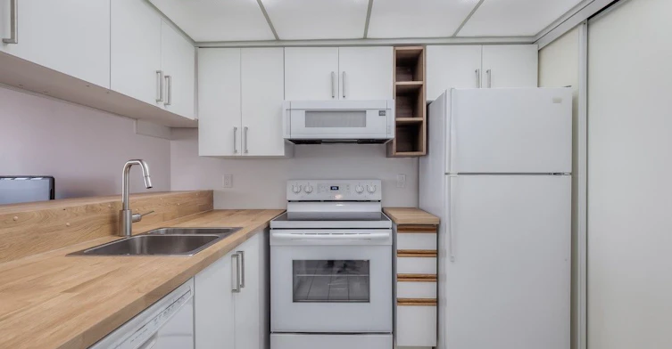 710-175 Cedar Avenue, Richmond Hill, ON, L4C 9V3 - 4