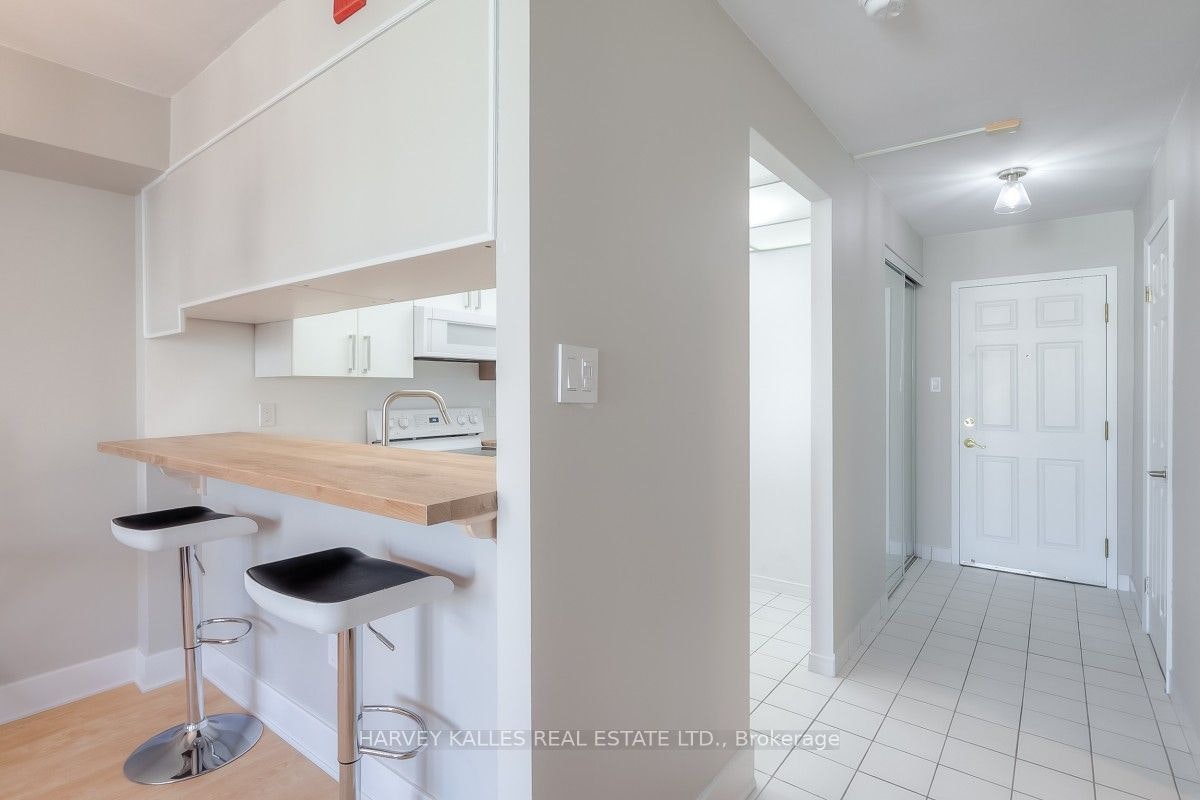 710-175 Cedar Avenue, Richmond Hill, ON, L4C 9V3 - 3