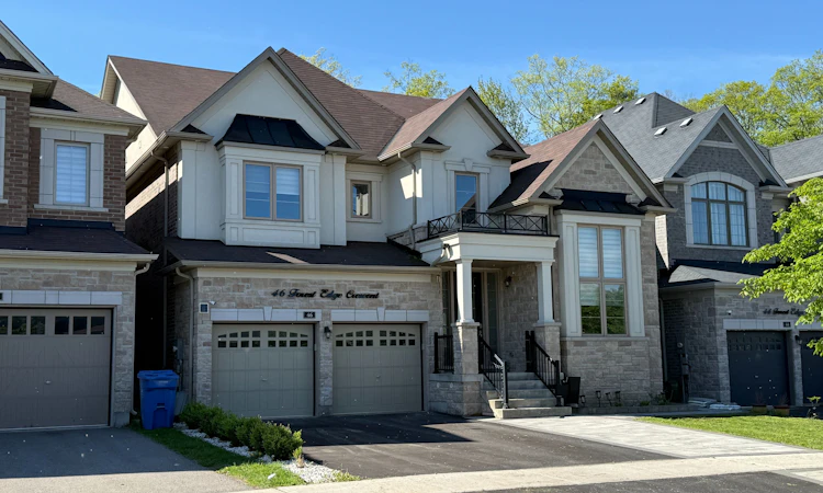 46 Forest Edge Crescent