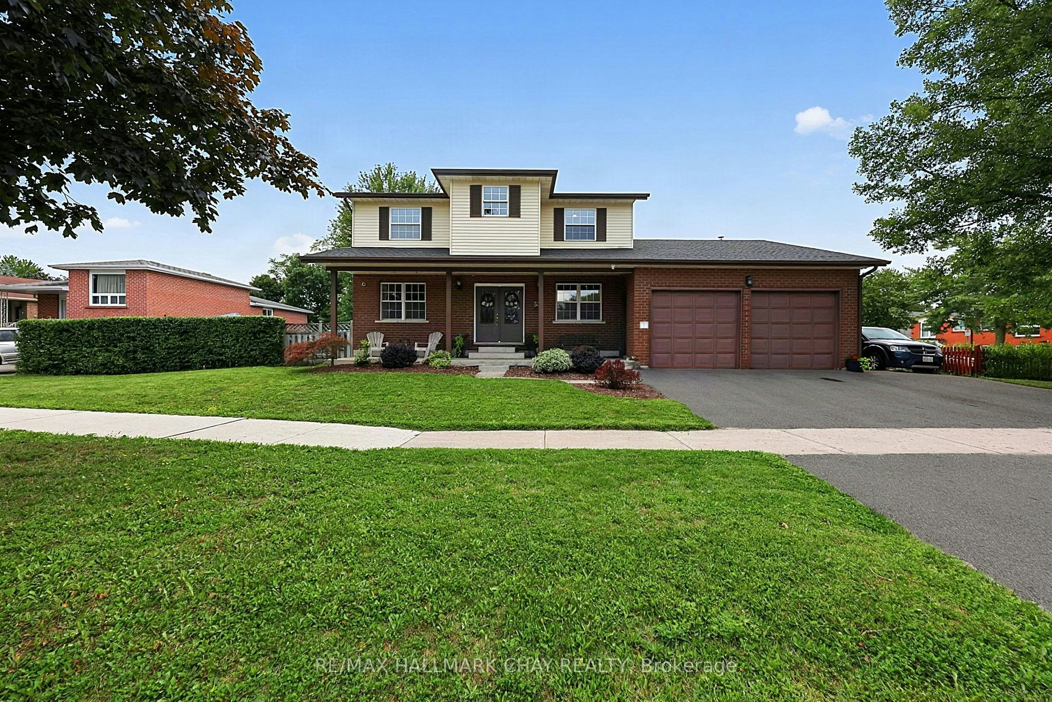 334 Parkwood Avenue, Bradford West Gwillimbury, ON, L3Z 2E4