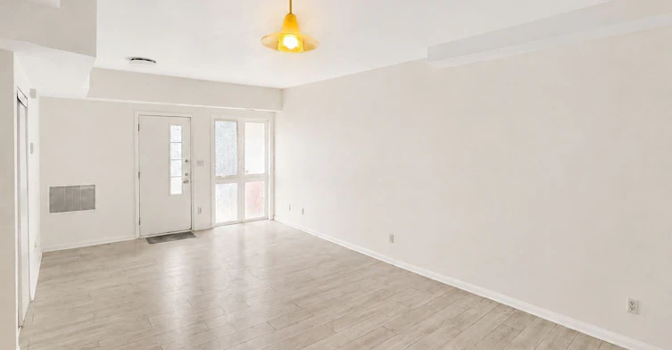 102-1 Center Street W, Richmond Hill, ON, L4C 3P3 - 5