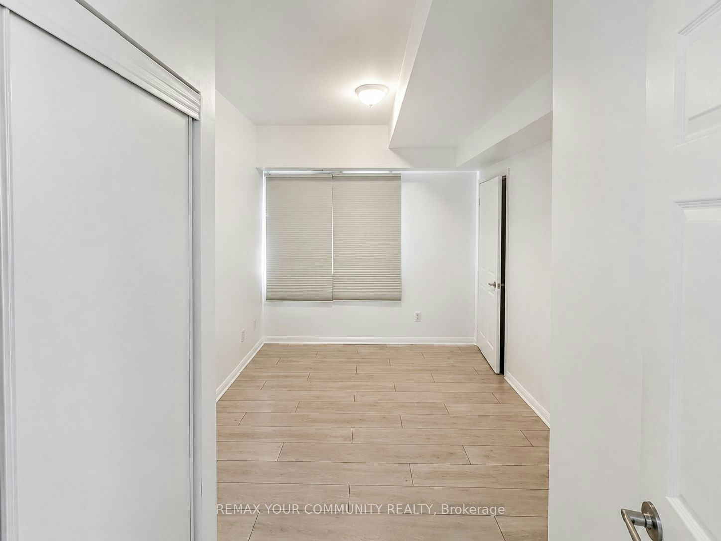 102-1 Center Street W, Richmond Hill, ON, L4C 3P3 - 11