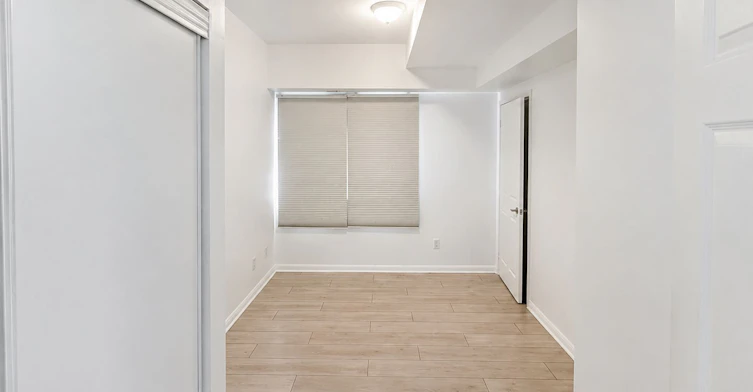 102-1 Center Street W, Richmond Hill, ON, L4C 3P3 - 11