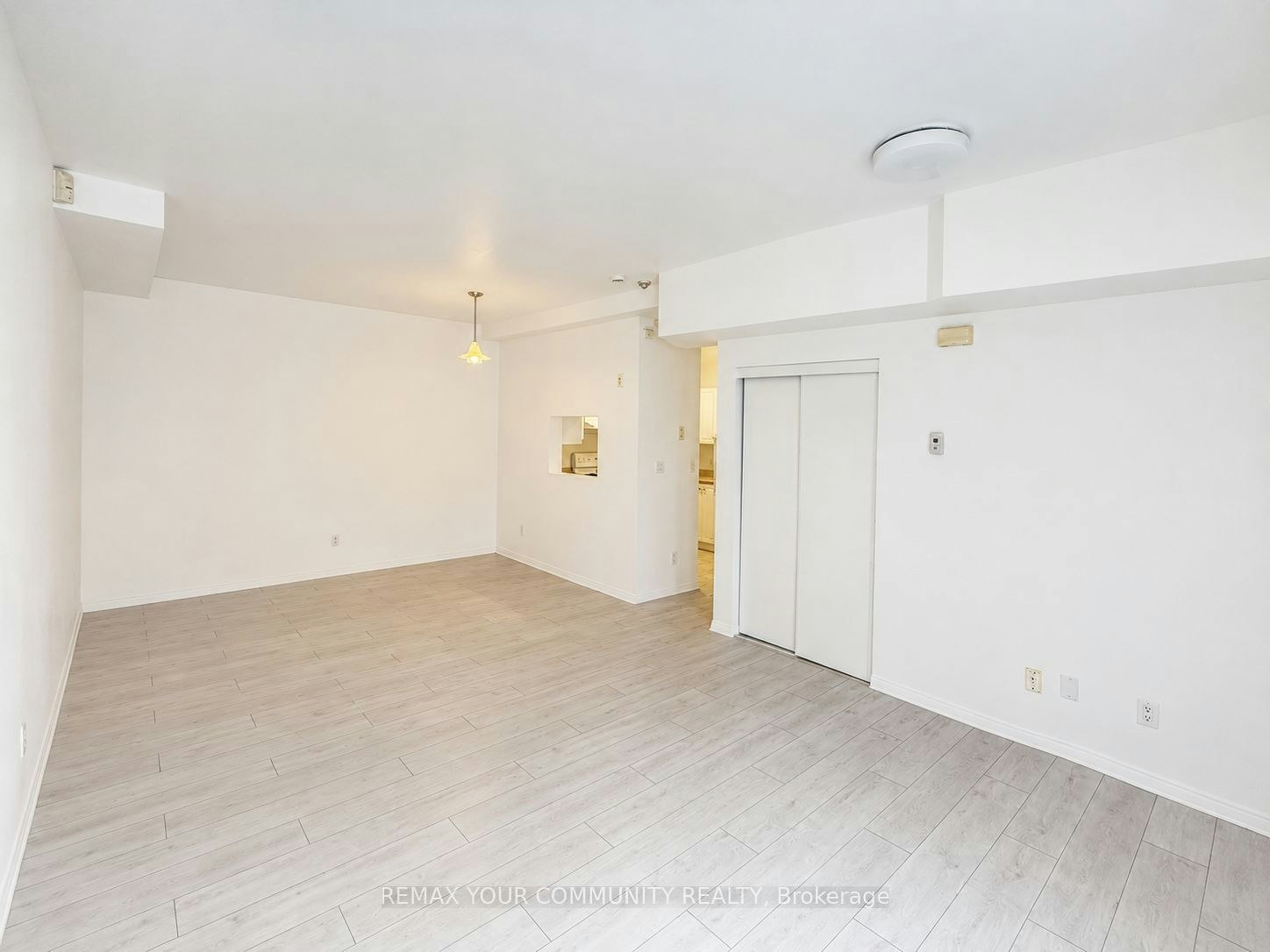 102-1 Center Street W, Richmond Hill, ON, L4C 3P3 - 6