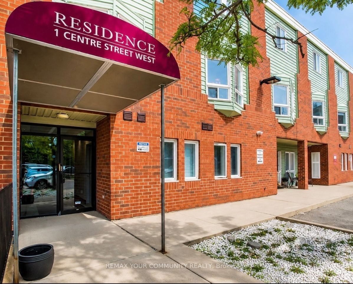 102-1 Center Street W, Richmond Hill, ON, L4C 3P3