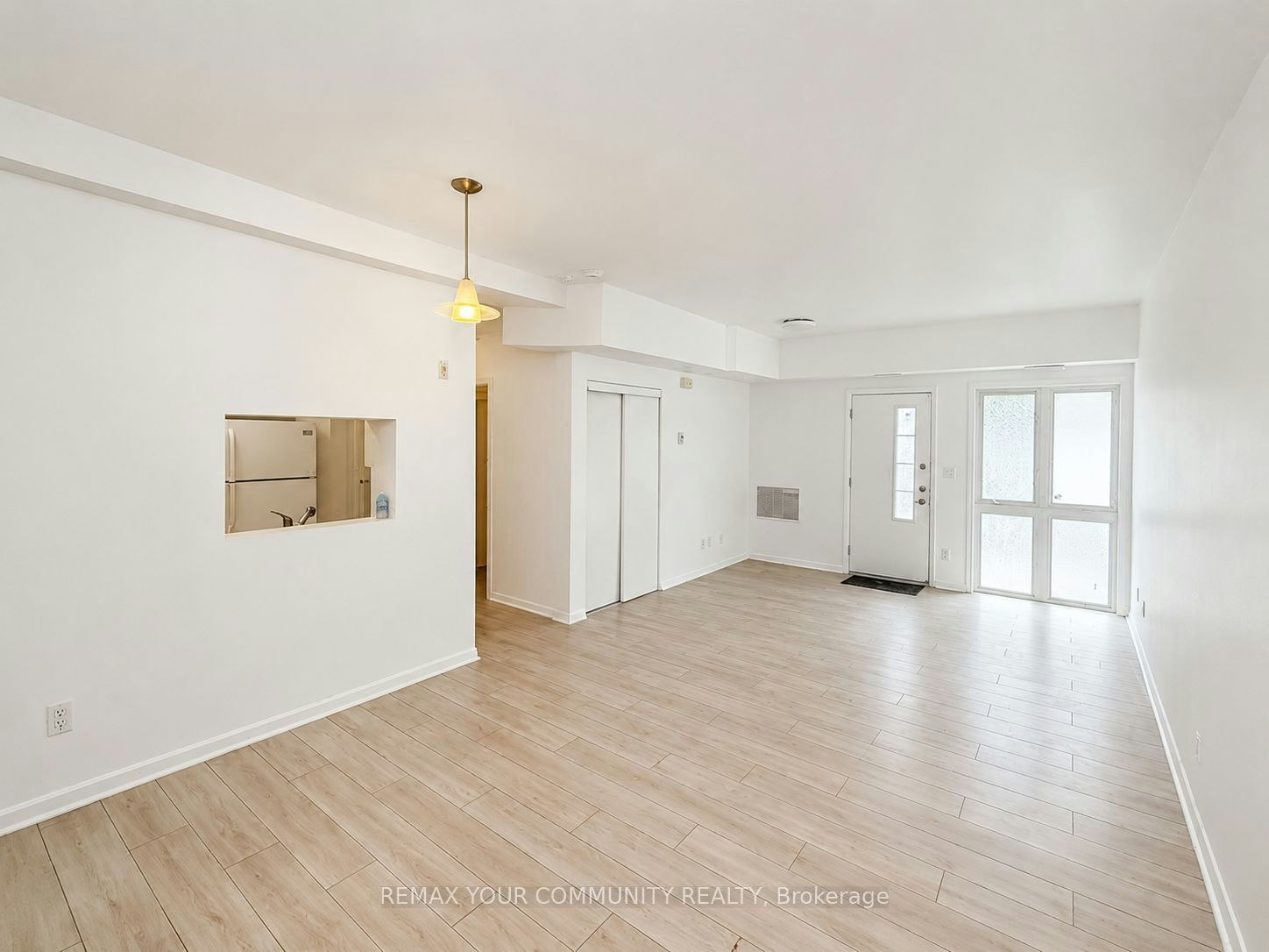 102-1 Center Street W, Richmond Hill, ON, L4C 3P3 - 4