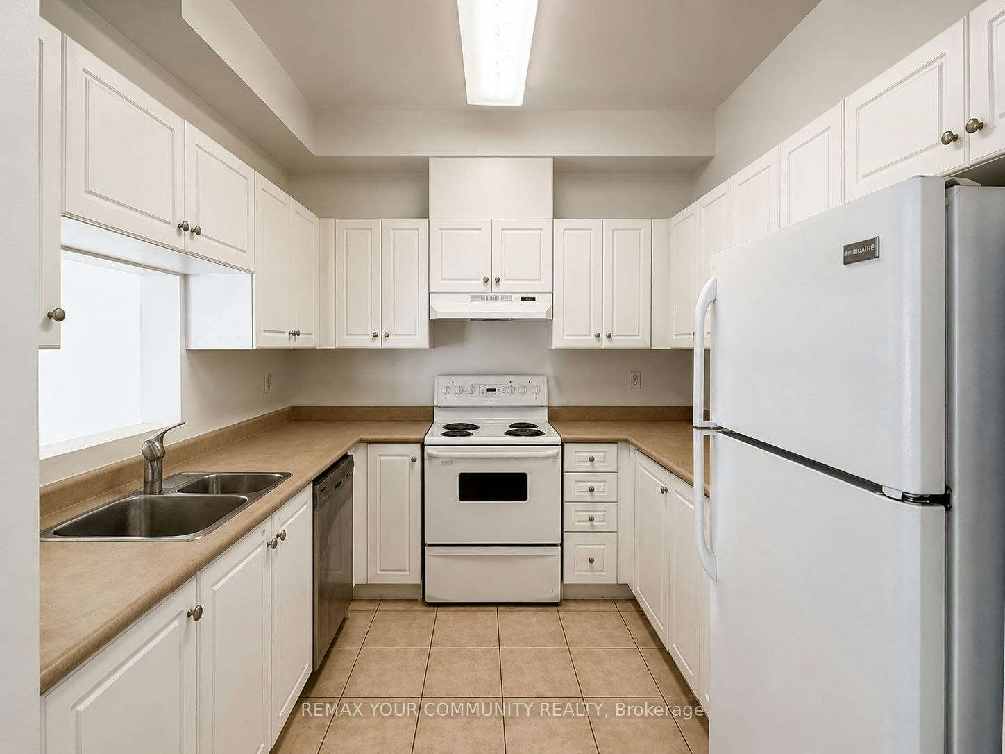 102-1 Center Street W, Richmond Hill, ON, L4C 3P3 - 7