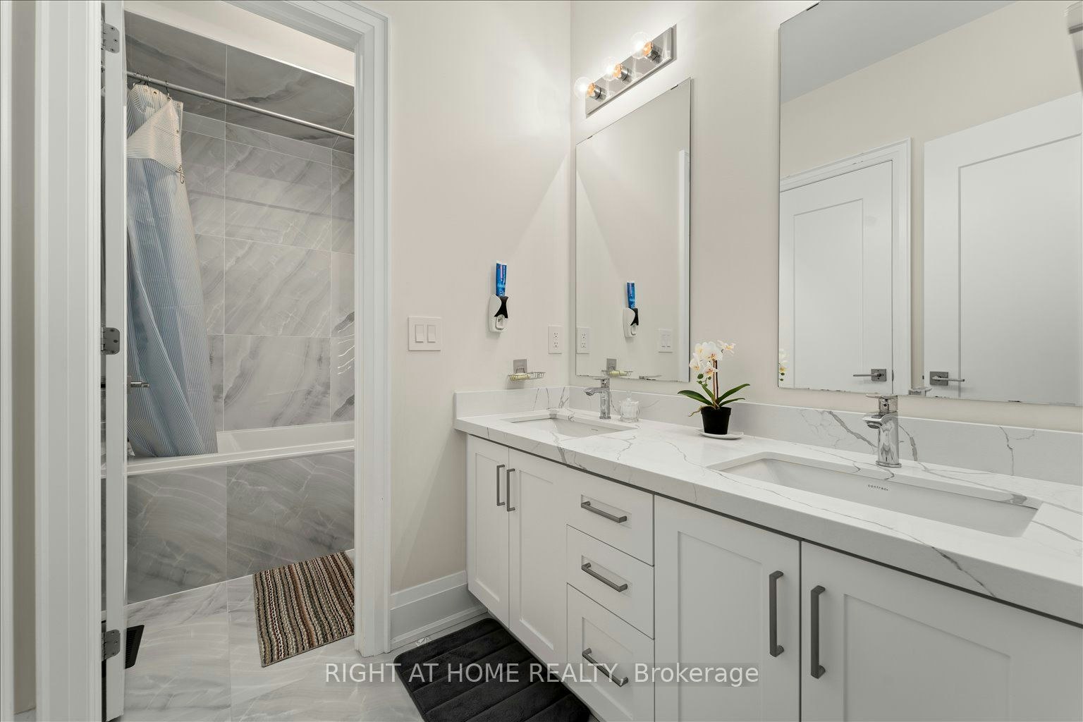121 Milky Way Drive, Richmond Hill, ON, L4C 4L9 - 31