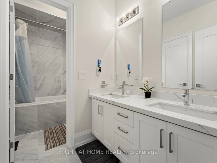 121 Milky Way Drive, Richmond Hill, ON, L4C 4L9 - 31