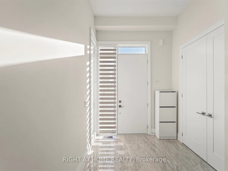 121 Milky Way Drive, Richmond Hill, ON, L4C 4L9 - 2