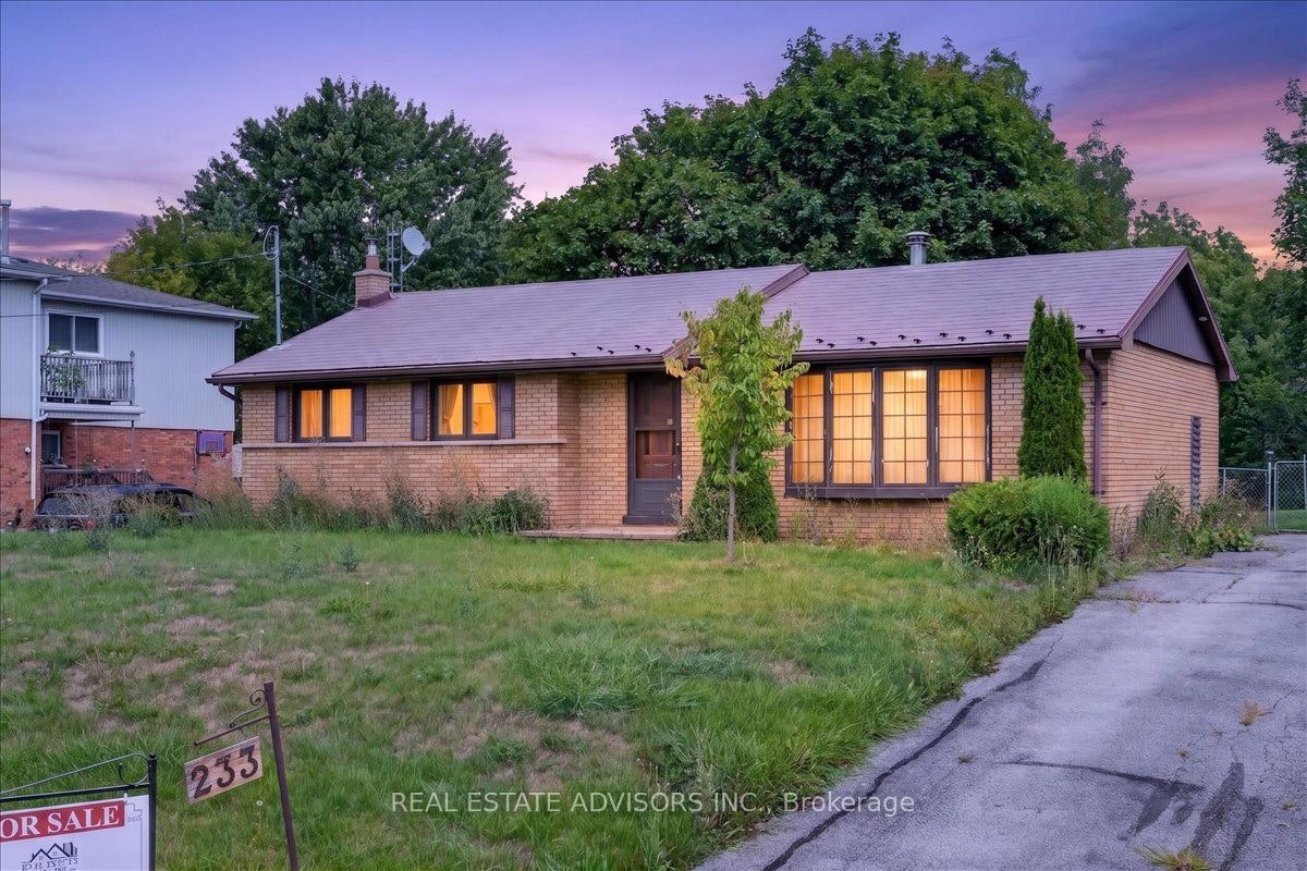 233 East Street, East Gwillimbury, ON, L9N 1K8