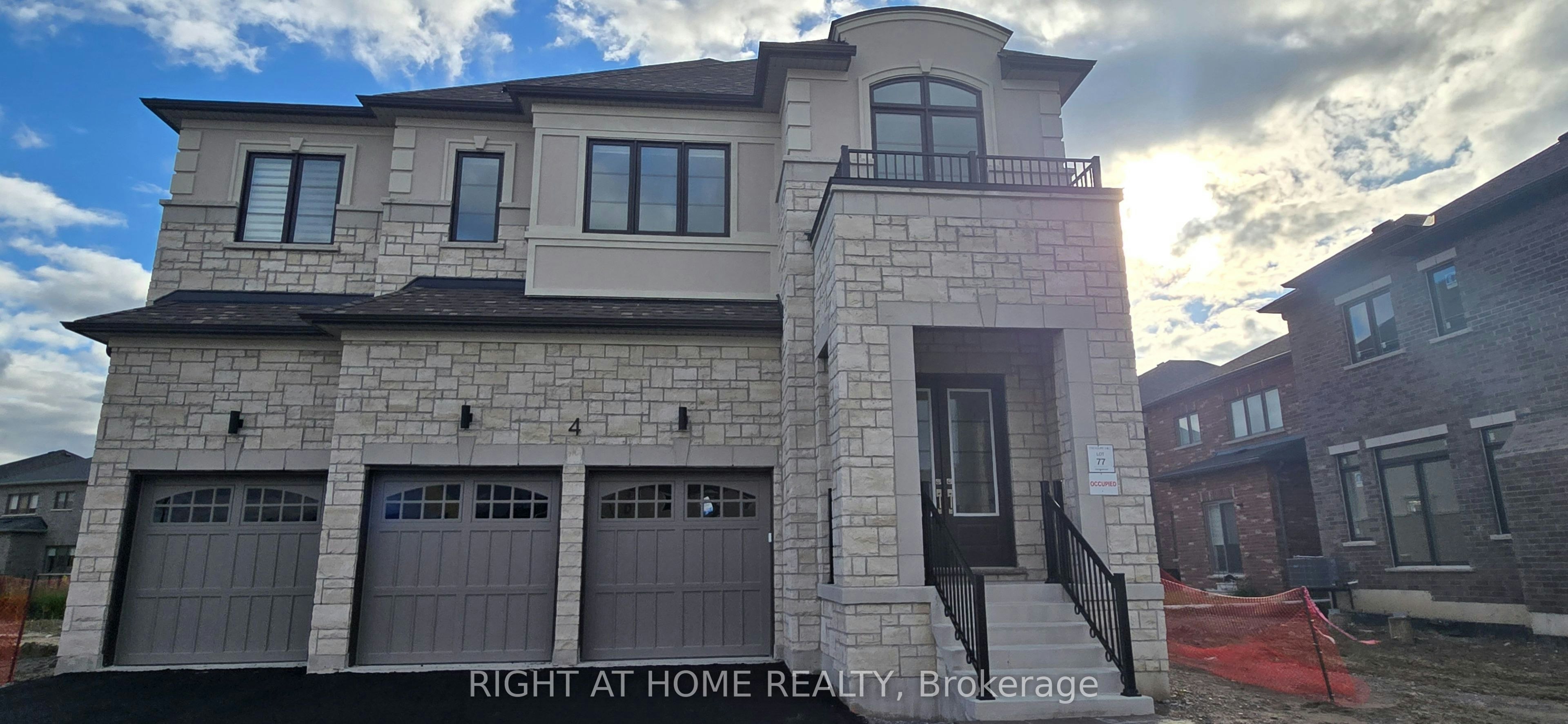 4 Max Bulmer Court, Georgina, ON, L3X 3J9 - 2