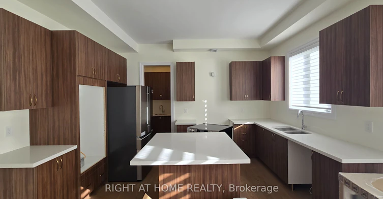 4 Max Bulmer Court, Georgina, ON, L3X 3J9 - 6
