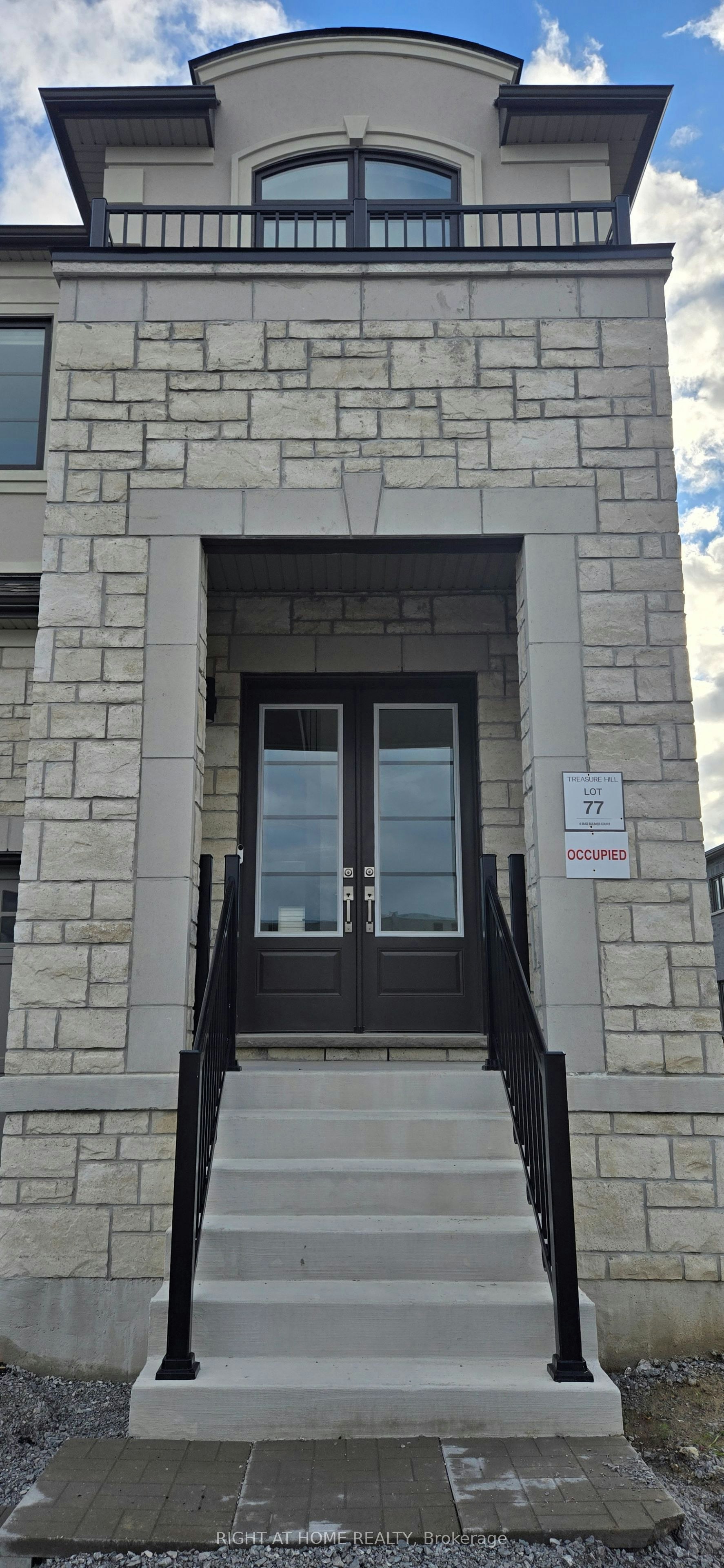 4 Max Bulmer Court, Georgina, ON, L3X 3J9 - 3