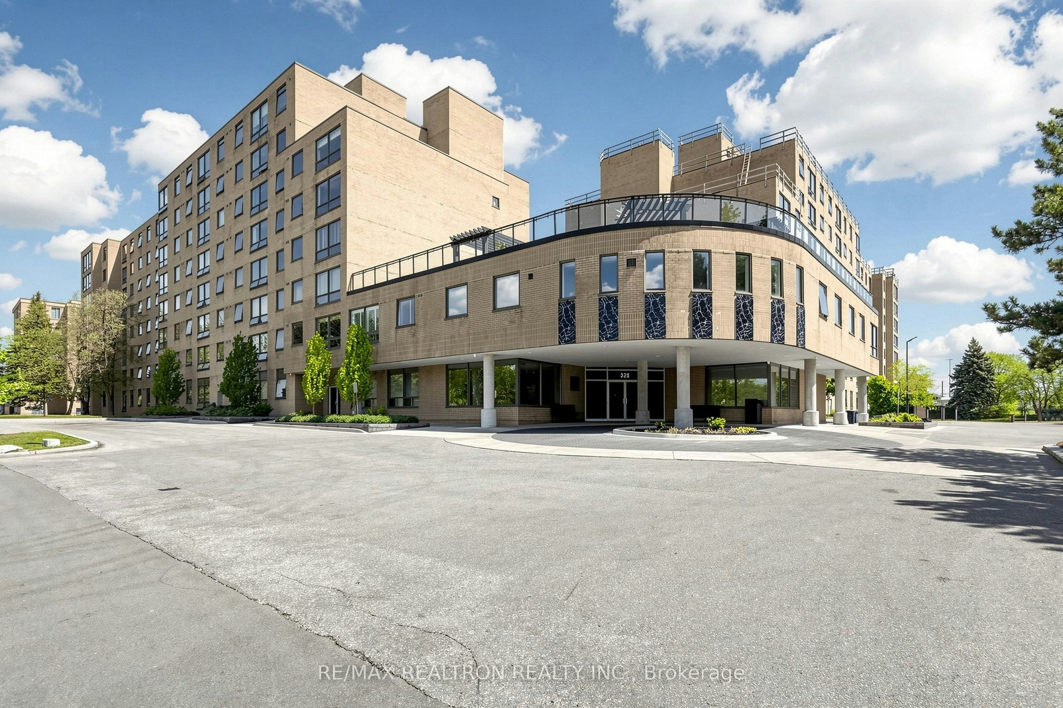 307-326 Major Mackenzie Drive E, Richmond Hill, ON, L4C 8T4