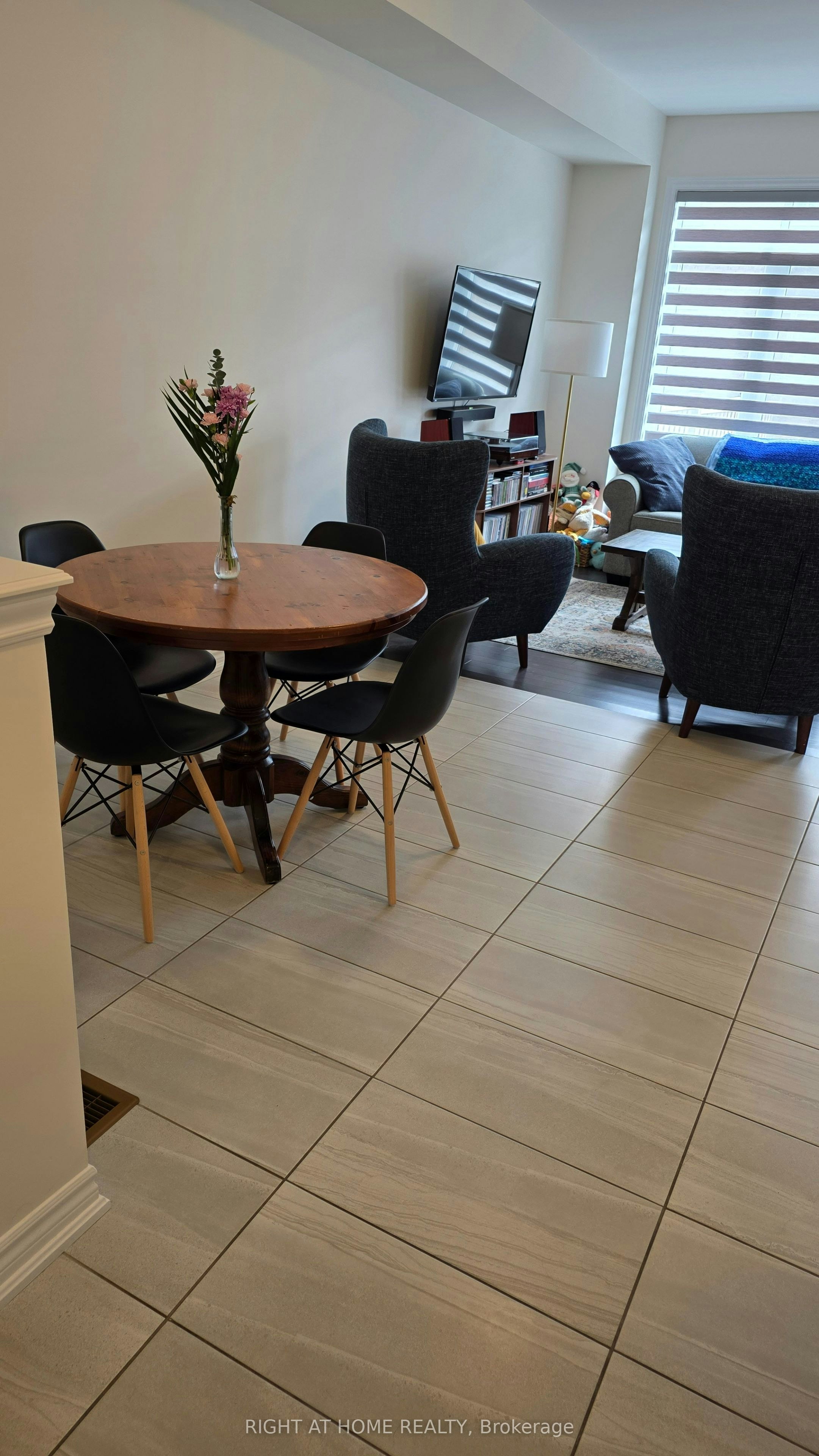 2257 Grainger Loop, Innisfil, ON, L9S 0N1 - 7