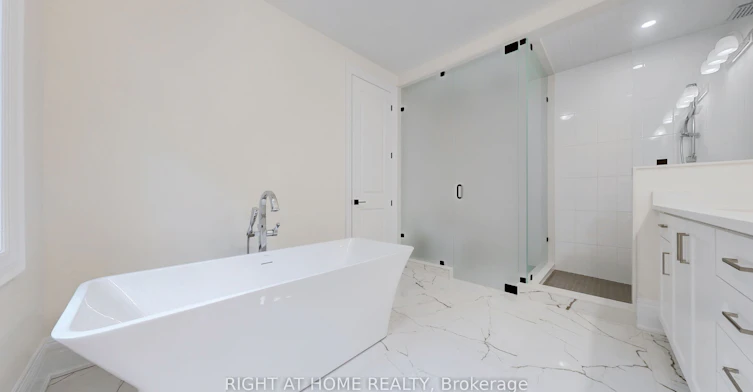 7 Adario Crescent, Vaughan, ON, L3L 0G3 - 36