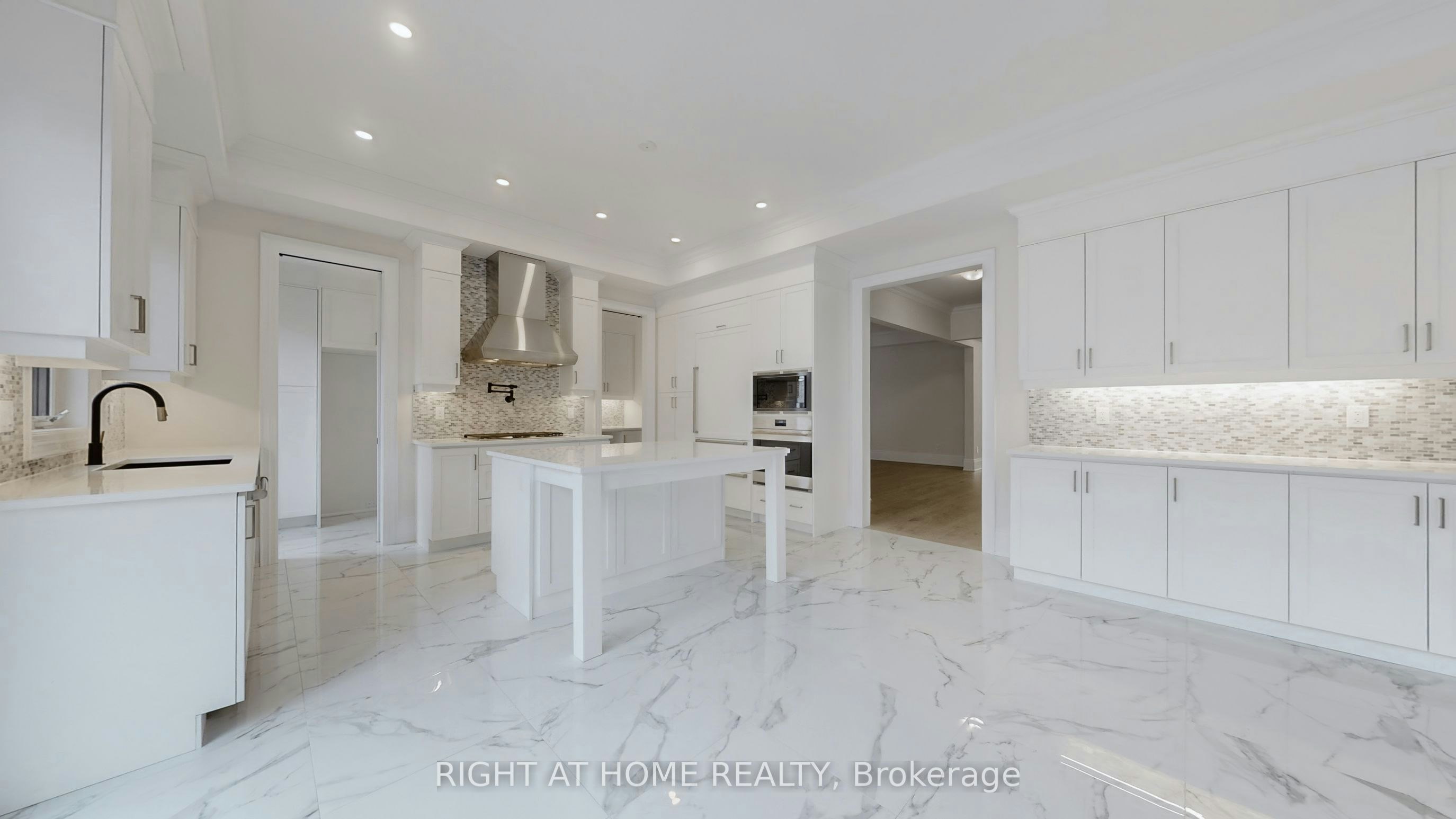 7 Adario Crescent, Vaughan, ON, L3L 0G3 - 9