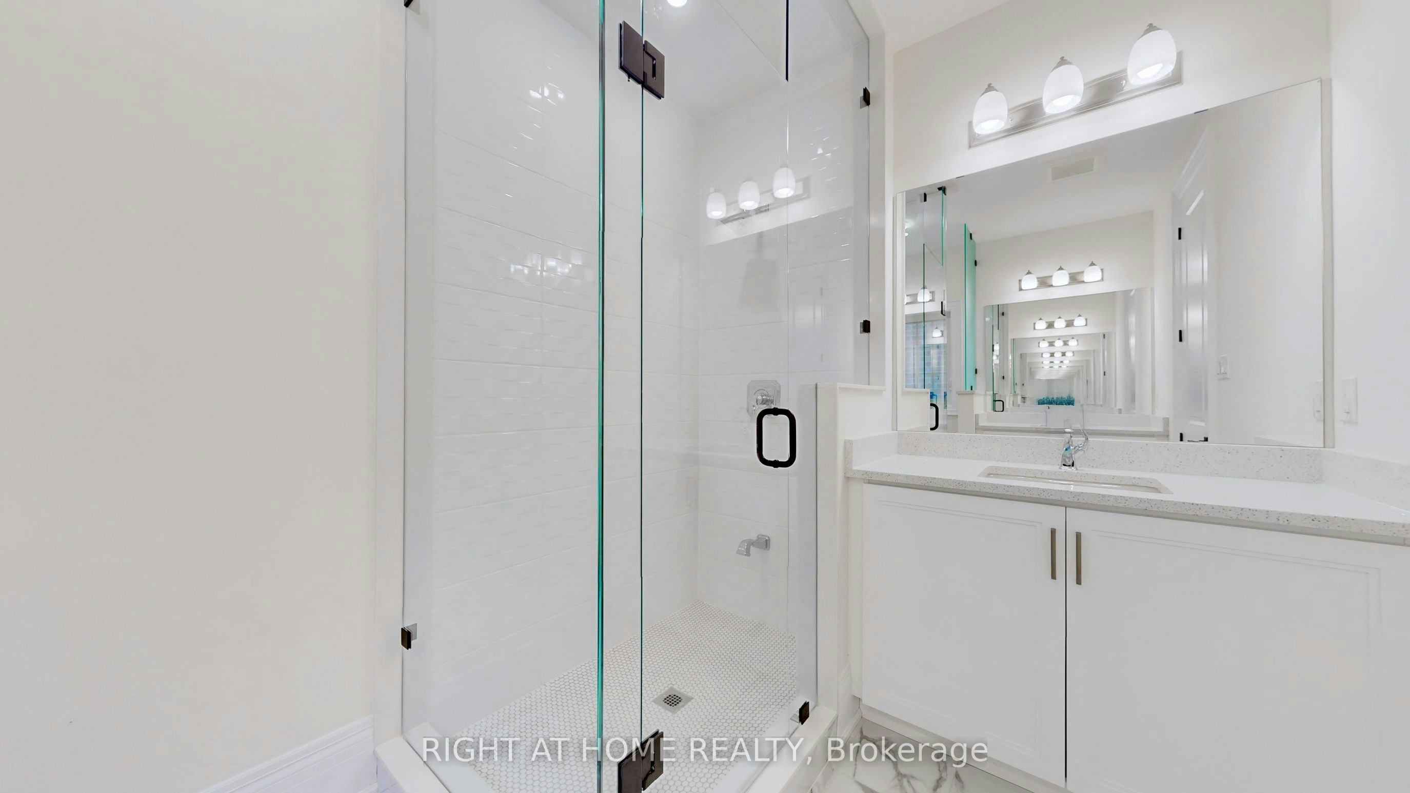 7 Adario Crescent, Vaughan, ON, L3L 0G3 - 41