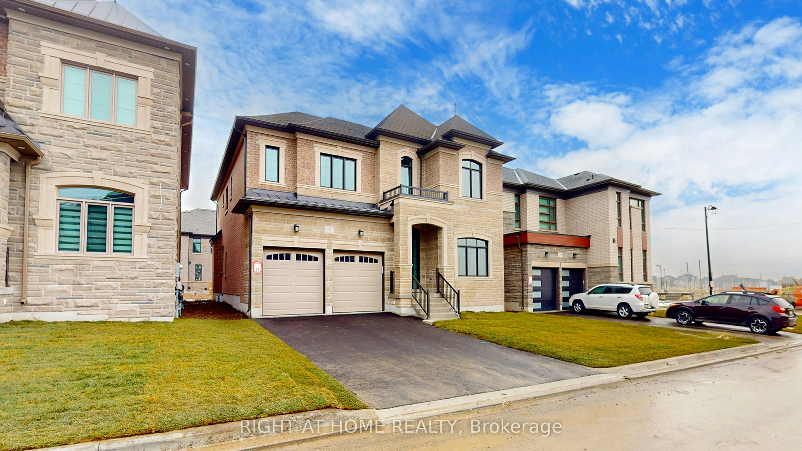 7 Adario Crescent, Vaughan, ON, L3L 0G3 - 2