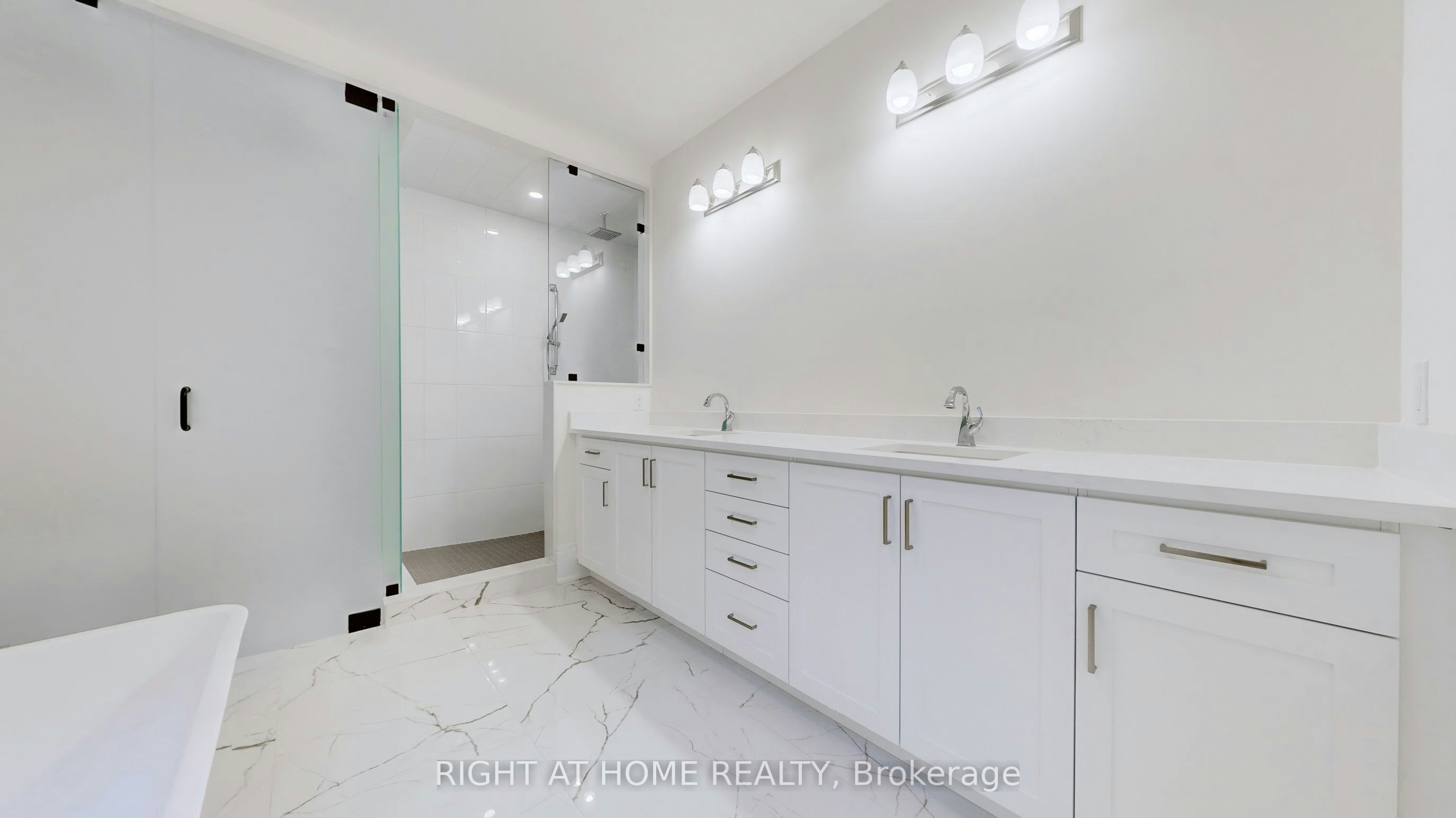 7 Adario Crescent, Vaughan, ON, L3L 0G3 - 37