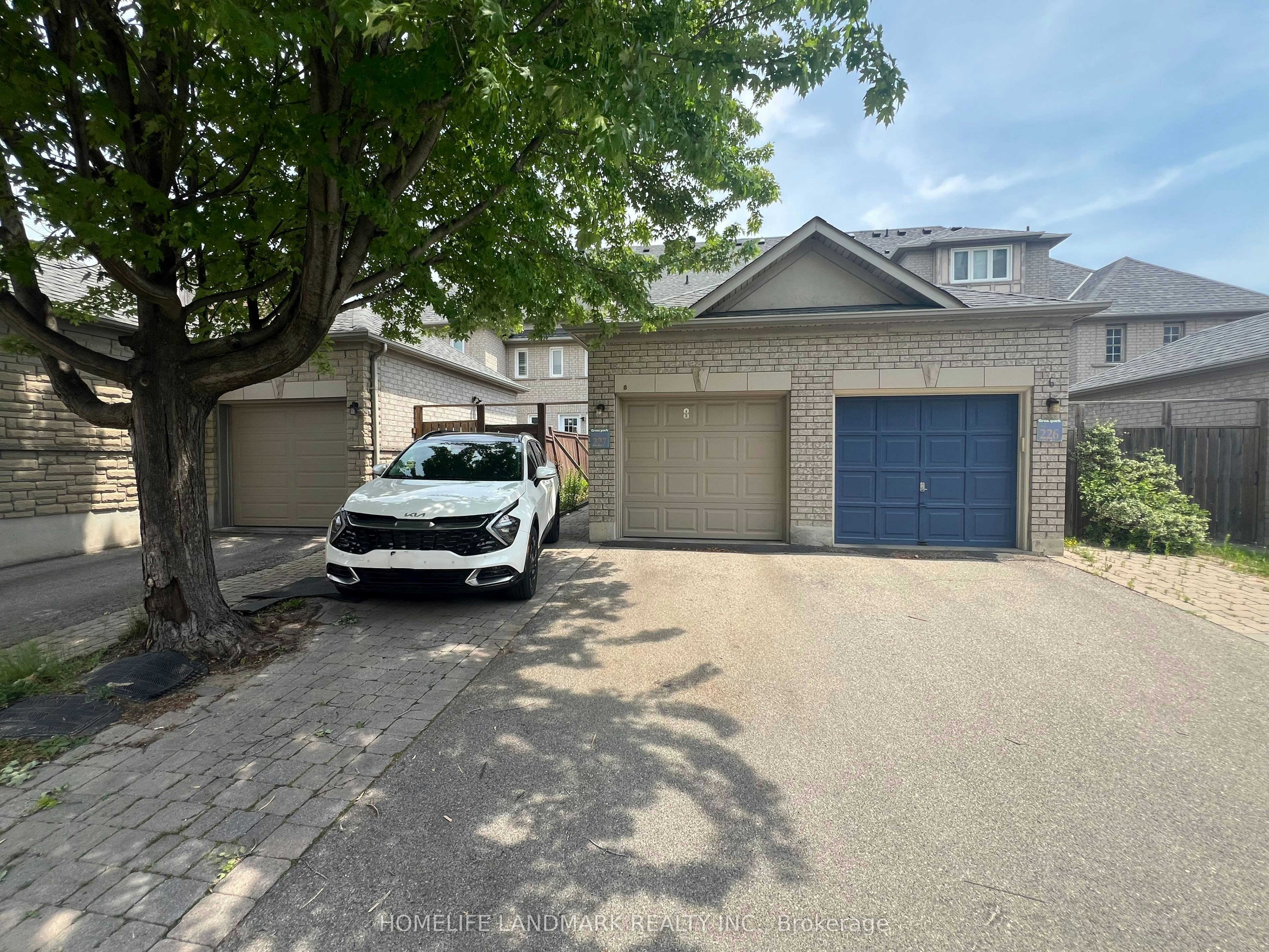 Unit B1-8 Baffin Court, Richmond Hill, ON, L4B 4J7 - 2