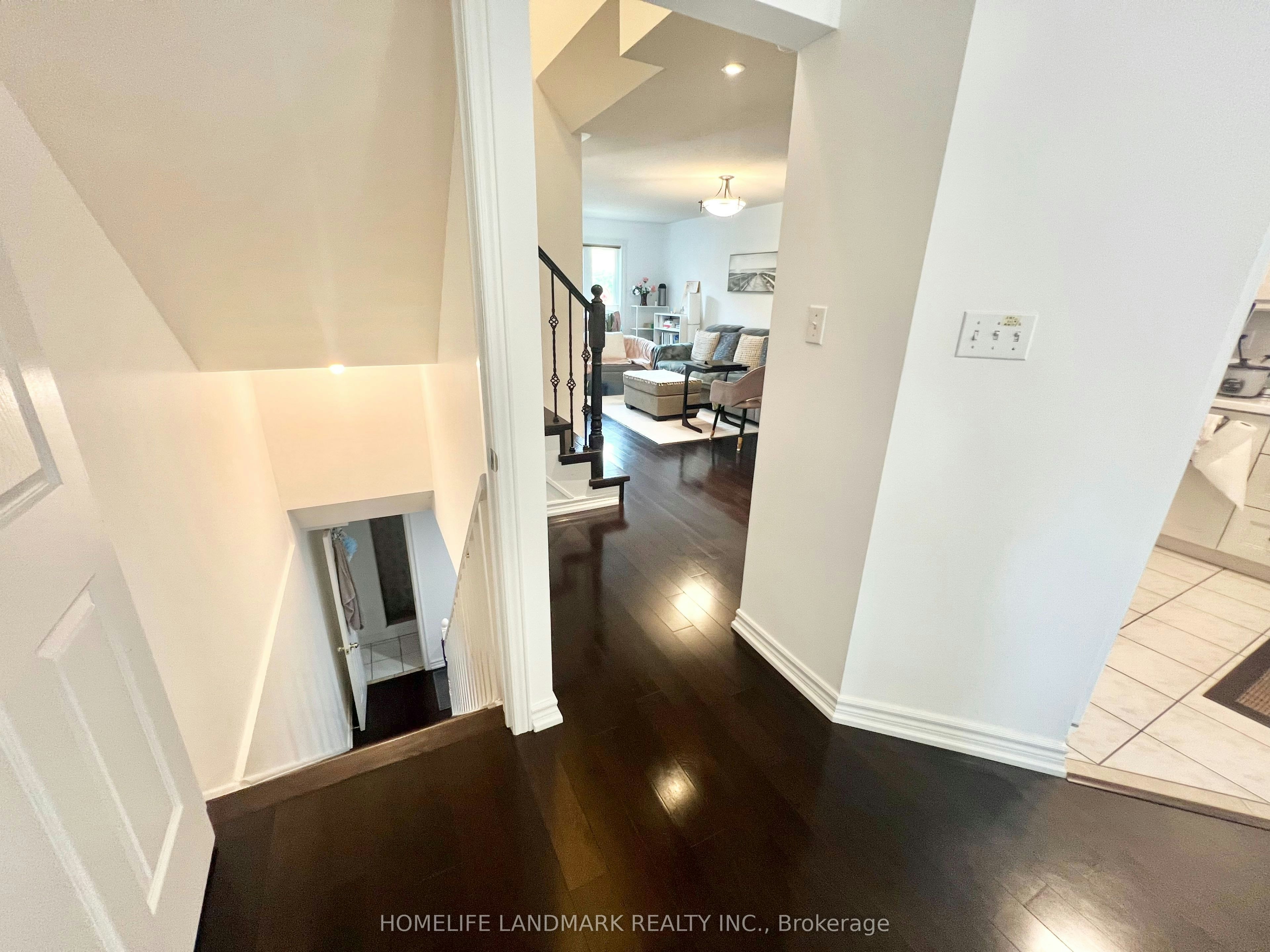 Unit B1-8 Baffin Court, Richmond Hill, ON, L4B 4J7 - 6