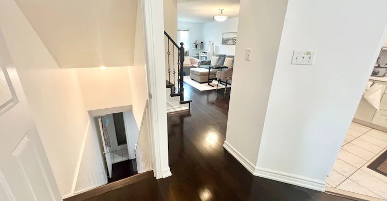 Unit B1-8 Baffin Court, Richmond Hill, ON, L4B 4J7 - 6