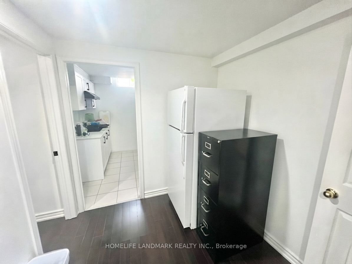 Unit B1-8 Baffin Court, Richmond Hill, ON, L4B 4J7 - 10