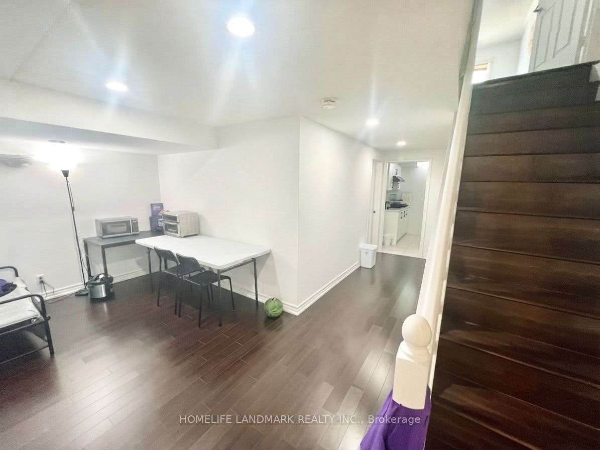 Unit B1-8 Baffin Court, Richmond Hill, ON, L4B 4J7 - 8
