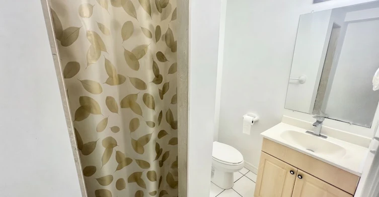Unit B1-8 Baffin Court, Richmond Hill, ON, L4B 4J7 - 12
