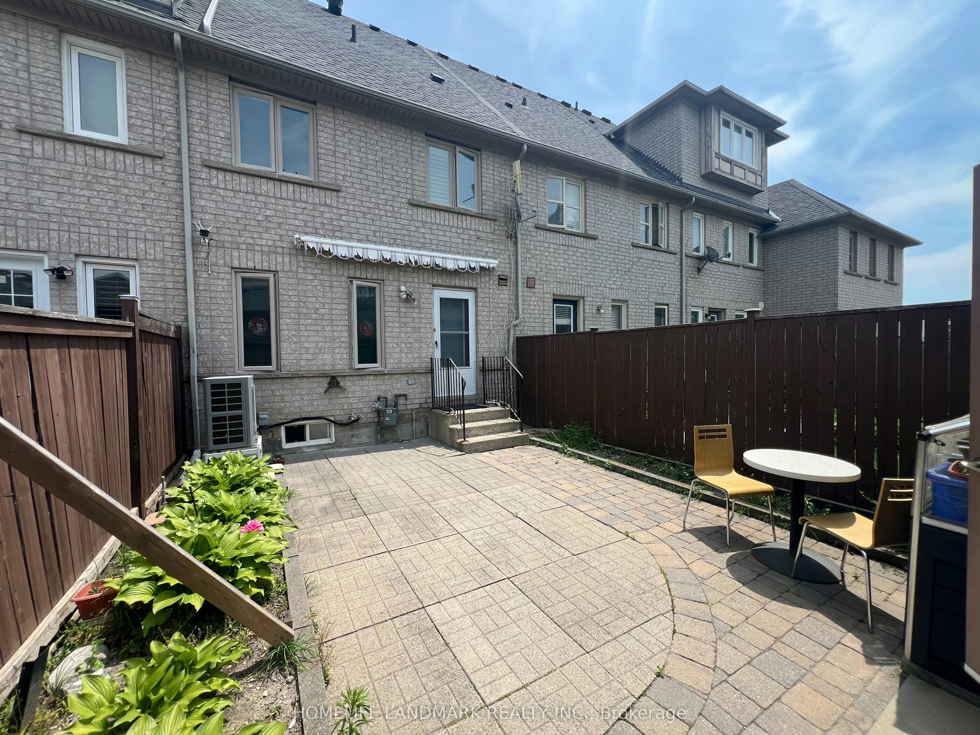 Unit B1-8 Baffin Court, Richmond Hill, ON, L4B 4J7 - 3