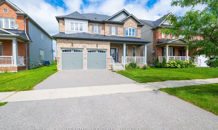 24 Don Hadden Crescent