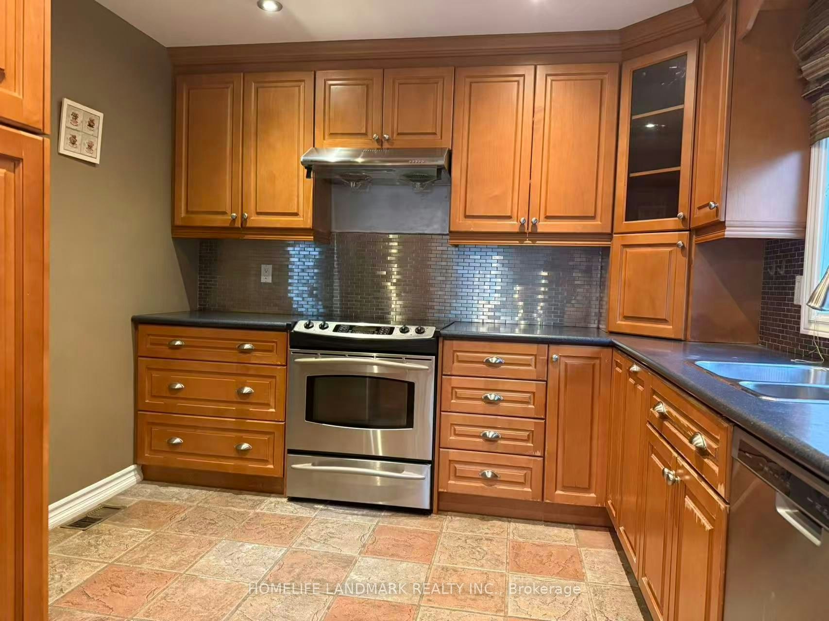 83 Lincoln Green Drive, Markham, ON, L3P 1R6 - 4