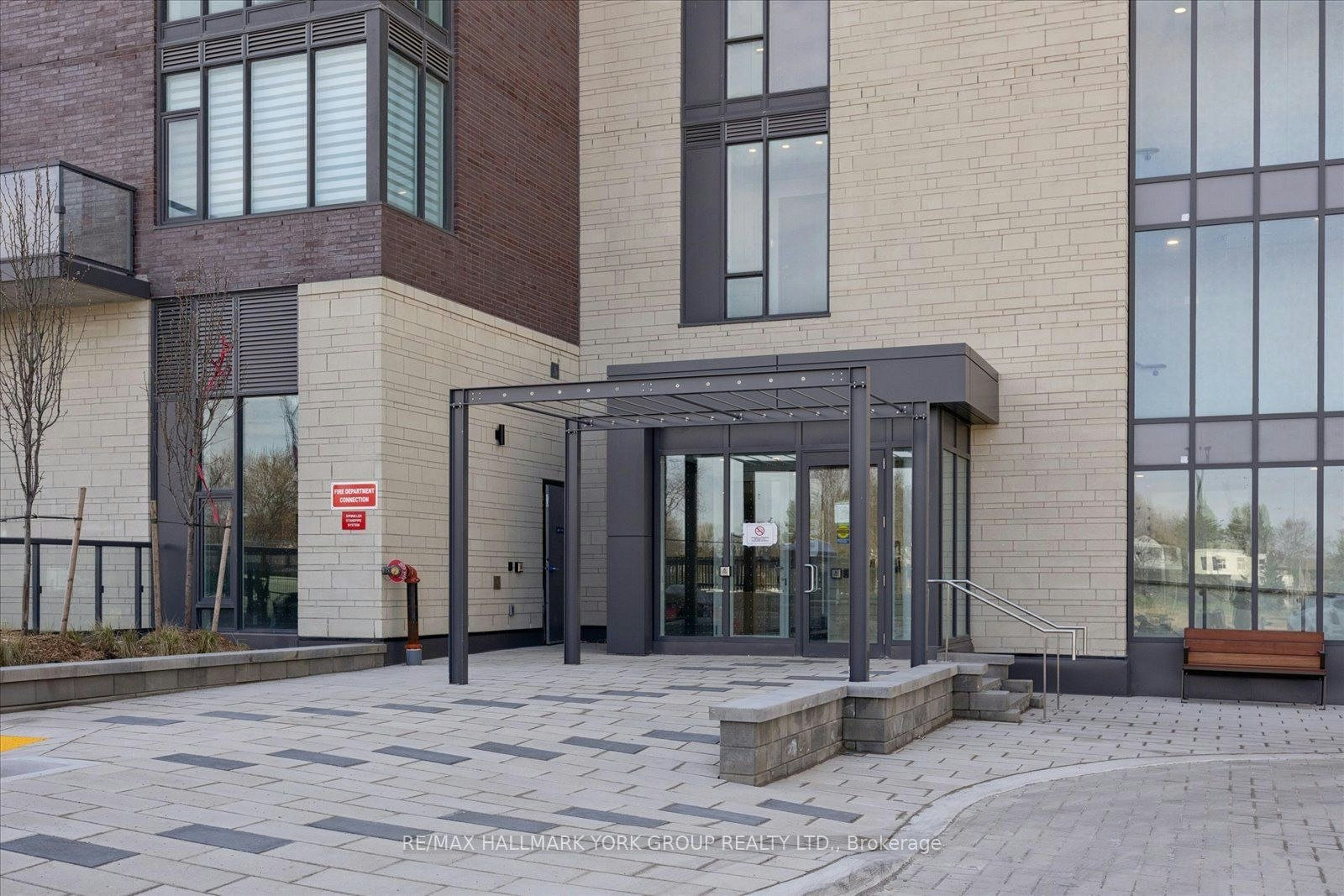 409-705 Davis Drive, Newmarket, ON, L3Y 2R2 - 2