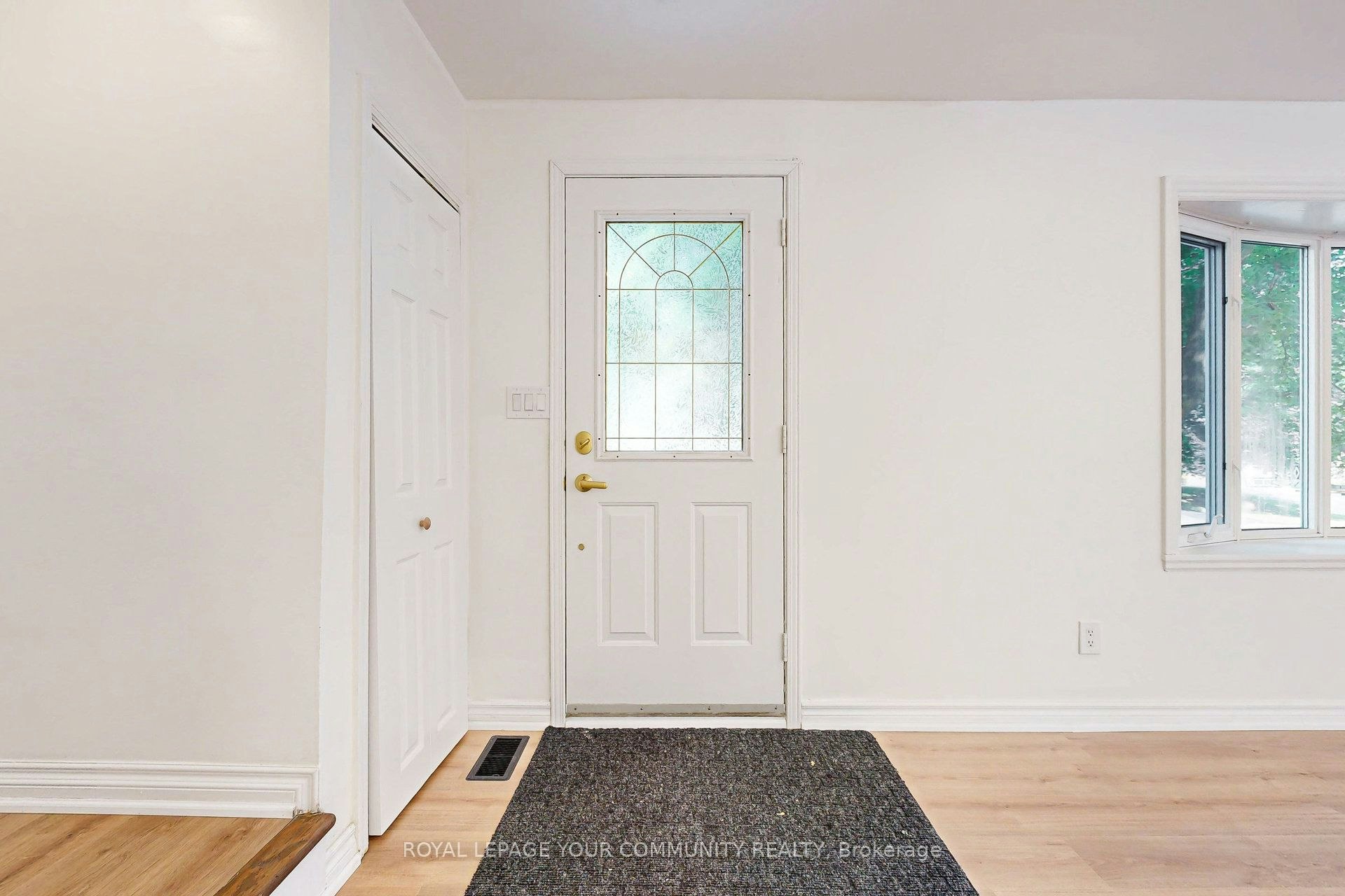 Main & 2nd-83 Lundy's Lane, Newmarket, ON, L3Y 3R9 - 2