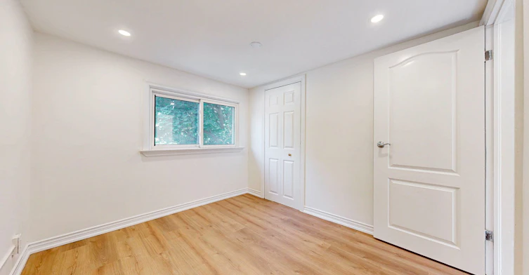 Main & 2nd-83 Lundy's Lane, Newmarket, ON, L3Y 3R9 - 16