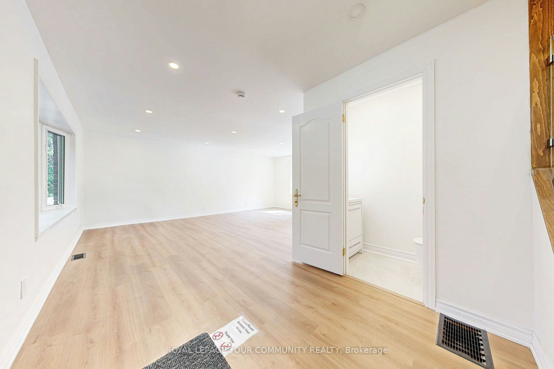 Main & 2nd-83 Lundy's Lane, Newmarket, ON, L3Y 3R9 - 3
