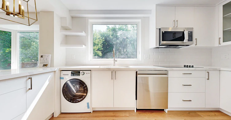 Main & 2nd-83 Lundy's Lane, Newmarket, ON, L3Y 3R9 - 8