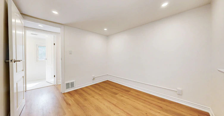 Main & 2nd-83 Lundy's Lane, Newmarket, ON, L3Y 3R9 - 17