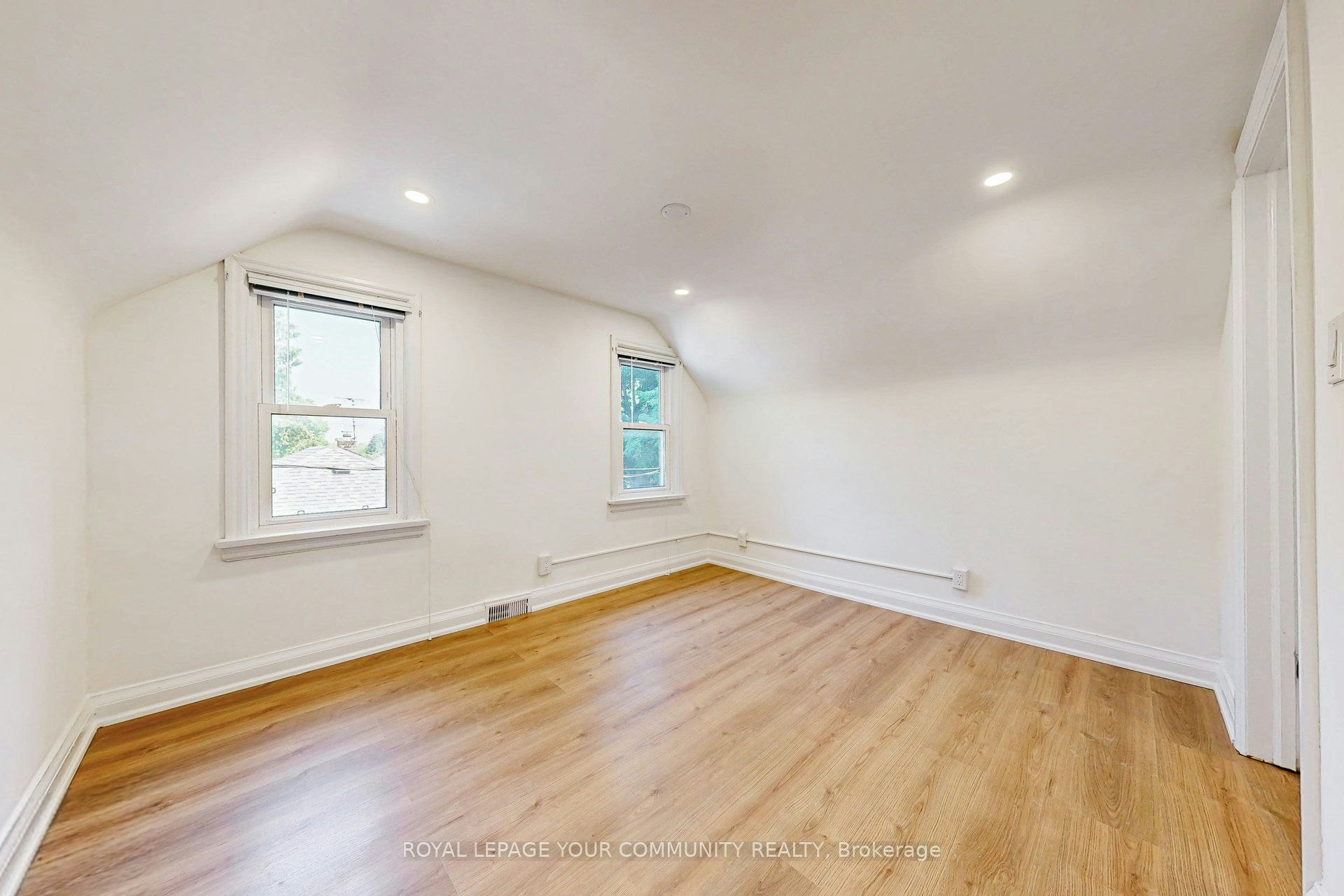 Main & 2nd-83 Lundy's Lane, Newmarket, ON, L3Y 3R9 - 18
