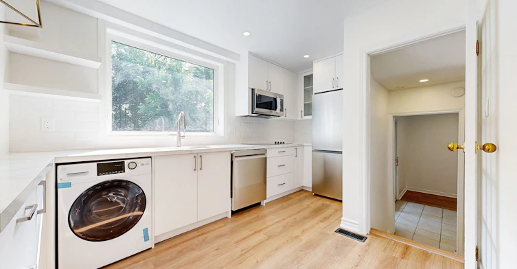 Main & 2nd-83 Lundy's Lane, Newmarket, ON, L3Y 3R9 - 7