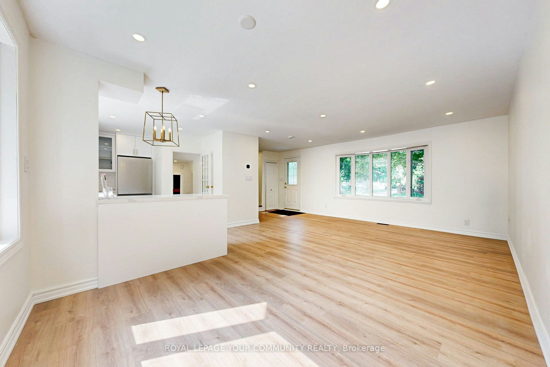 Main & 2nd-83 Lundy's Lane, Newmarket, ON, L3Y 3R9 - 6