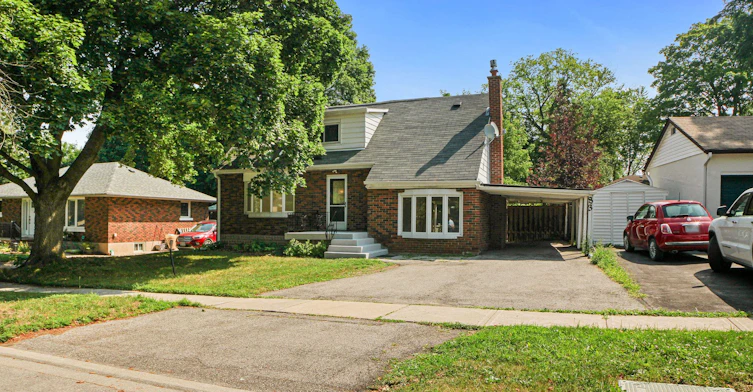 Main & 2nd-83 Lundy's Lane, Newmarket, ON, L3Y 3R9