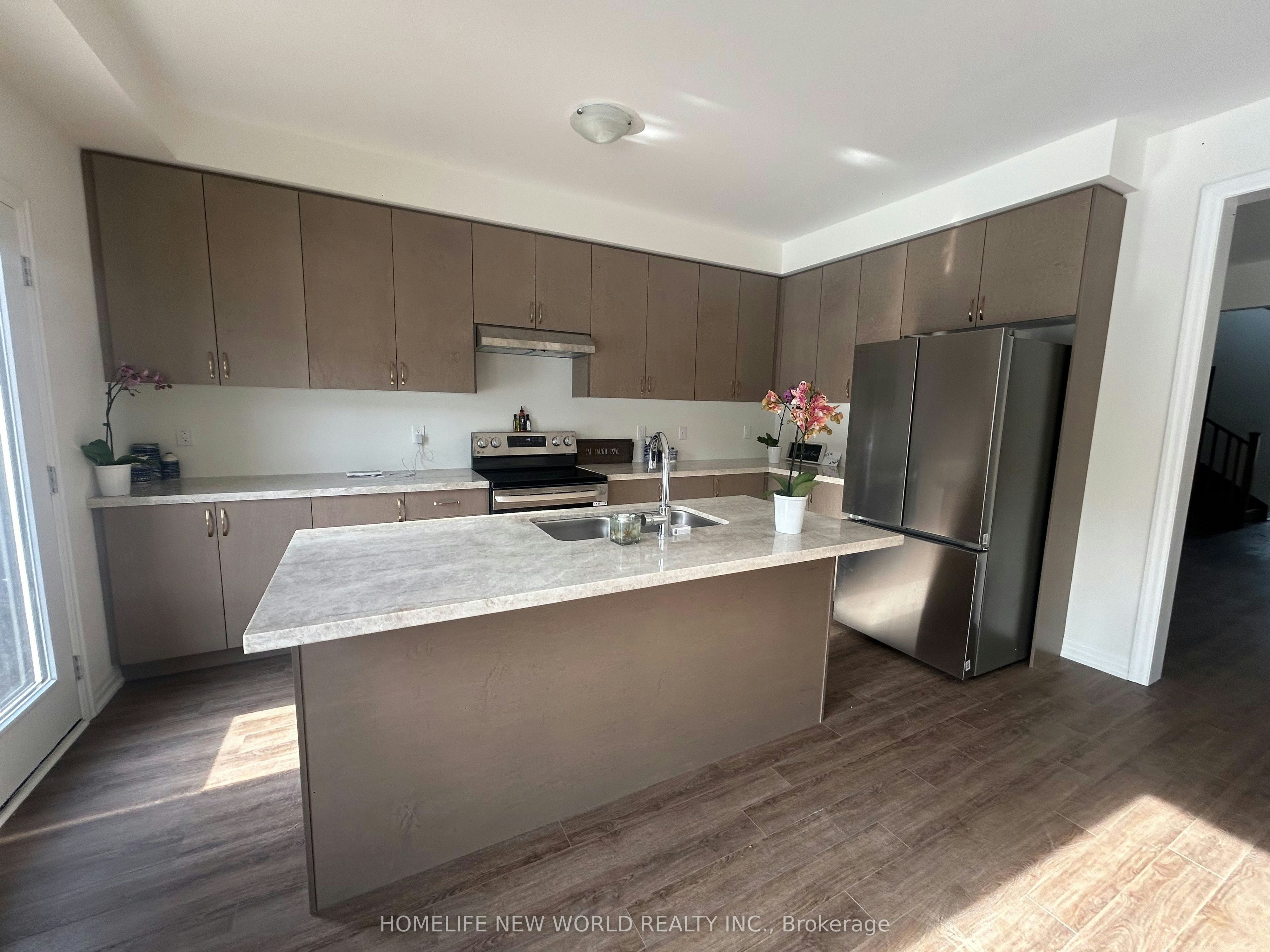 Upper 2 floors-10 Ken Davie Gate, Georgina, ON, L4P 0J5 - 7