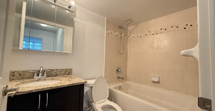 201-73 King William Crescent, Richmond Hill, ON, L4B 0C2 - 15
