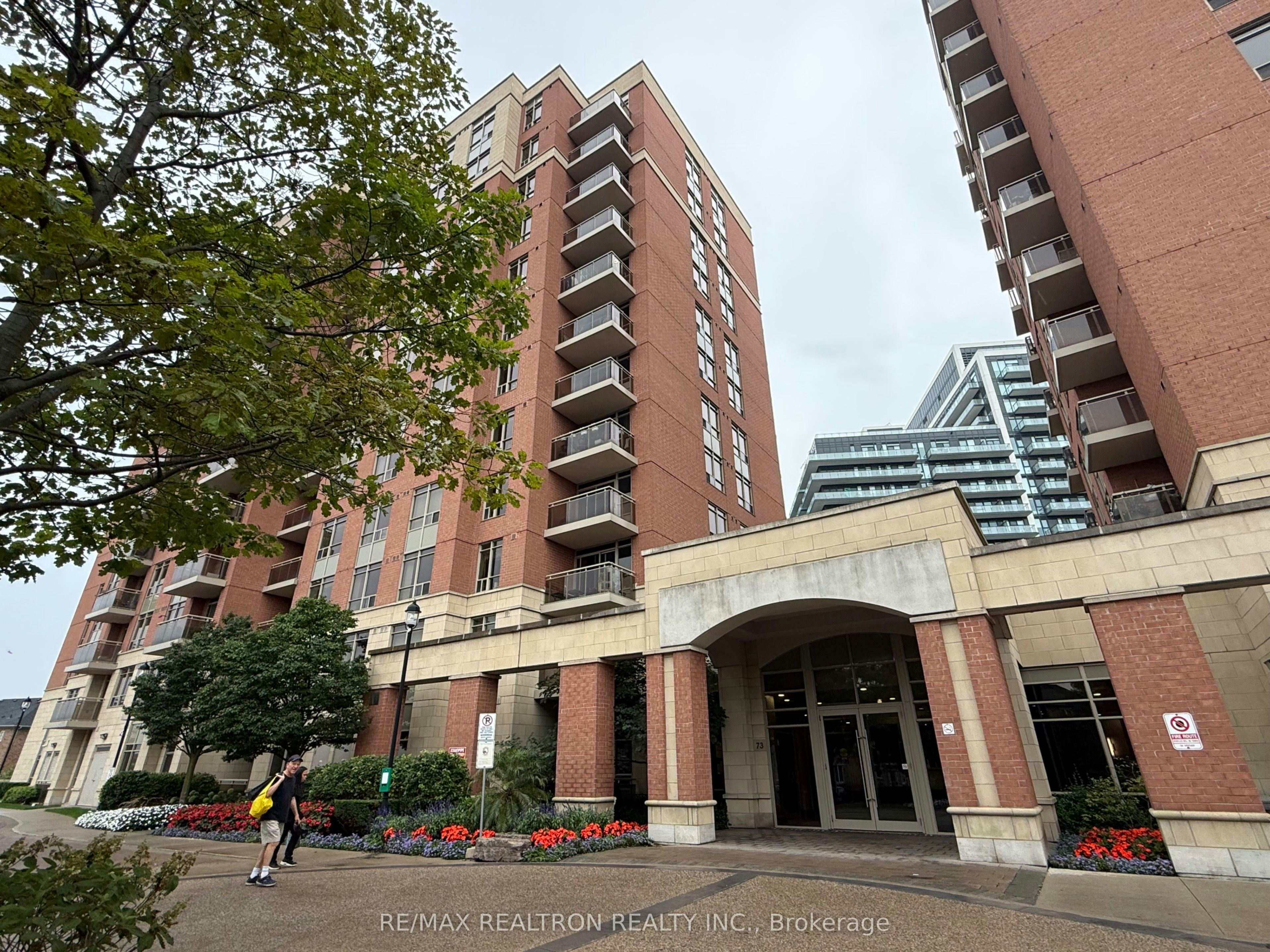 201-73 King William Crescent, Richmond Hill, ON, L4B 0C2 4