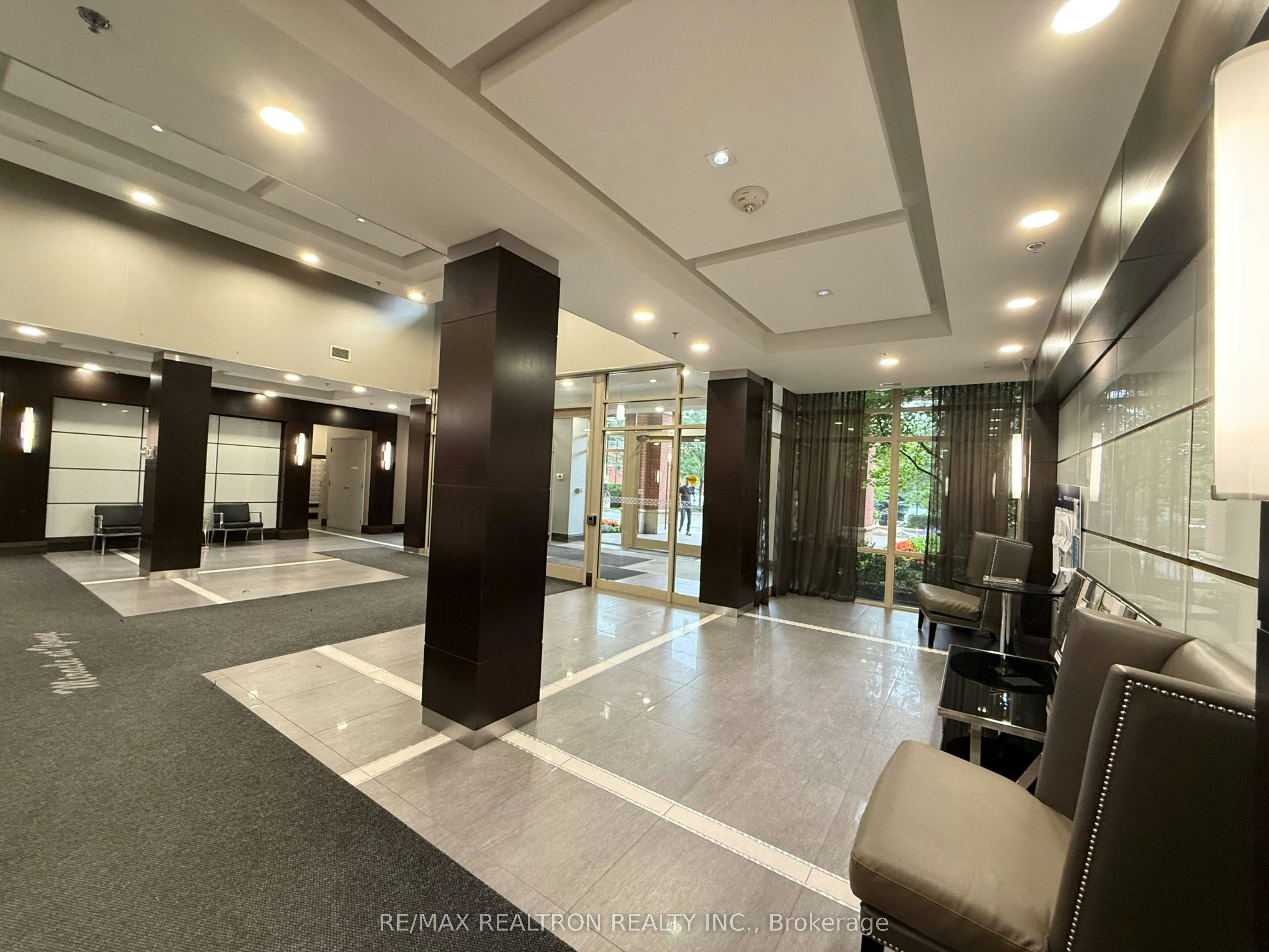 201-73 King William Crescent, Richmond Hill, ON, L4B 0C2 5