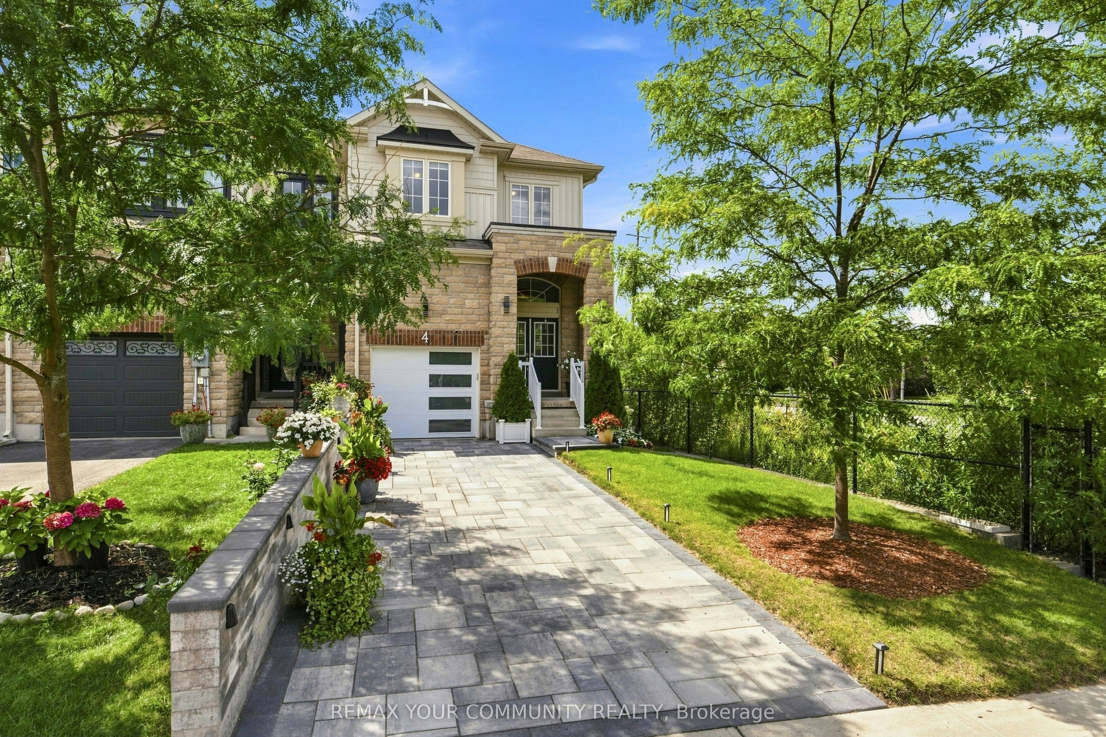 4 Greenwood Drive, Essa, ON, L3W 0N5